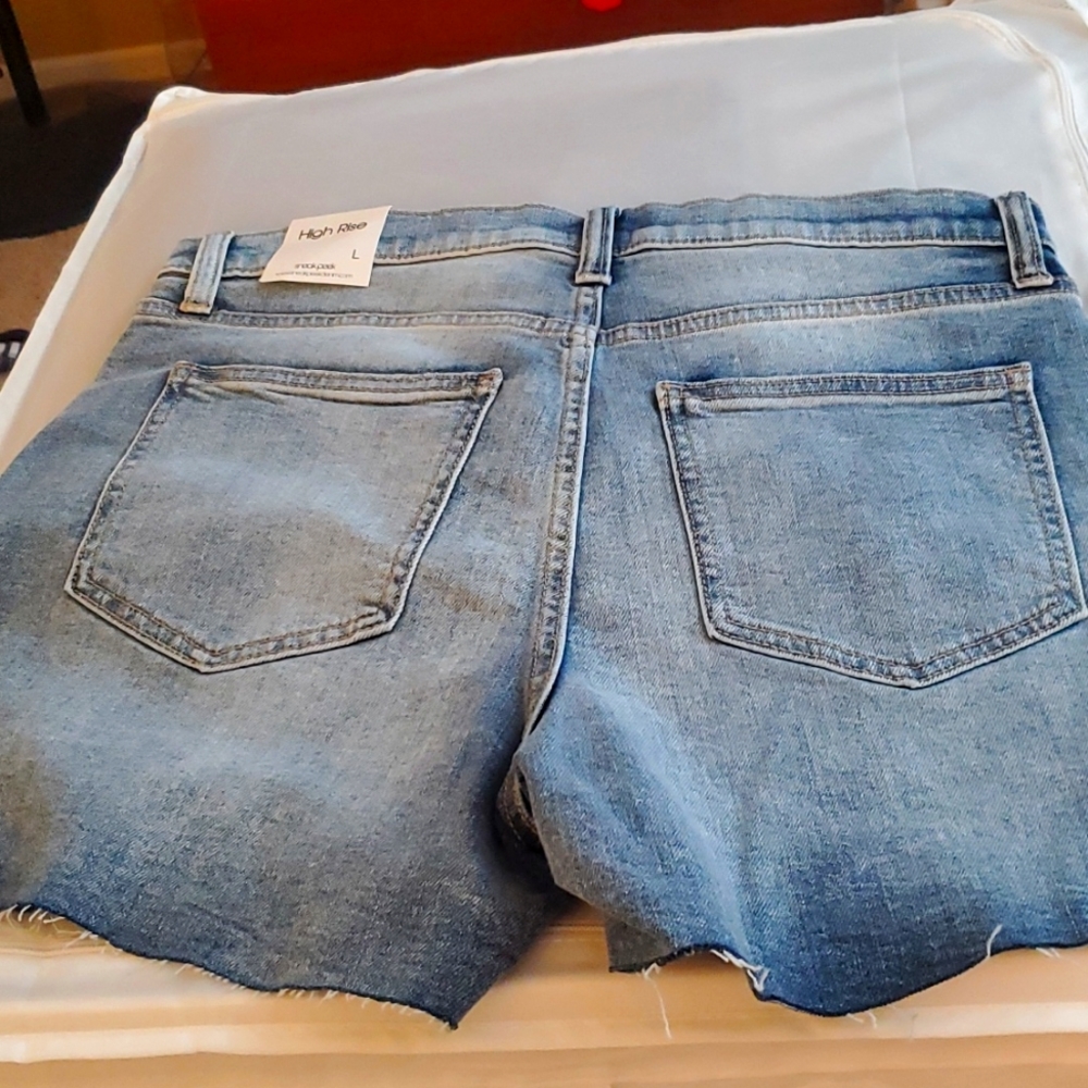 BRAND NWT Sneak Peek size L denim jean shorts.